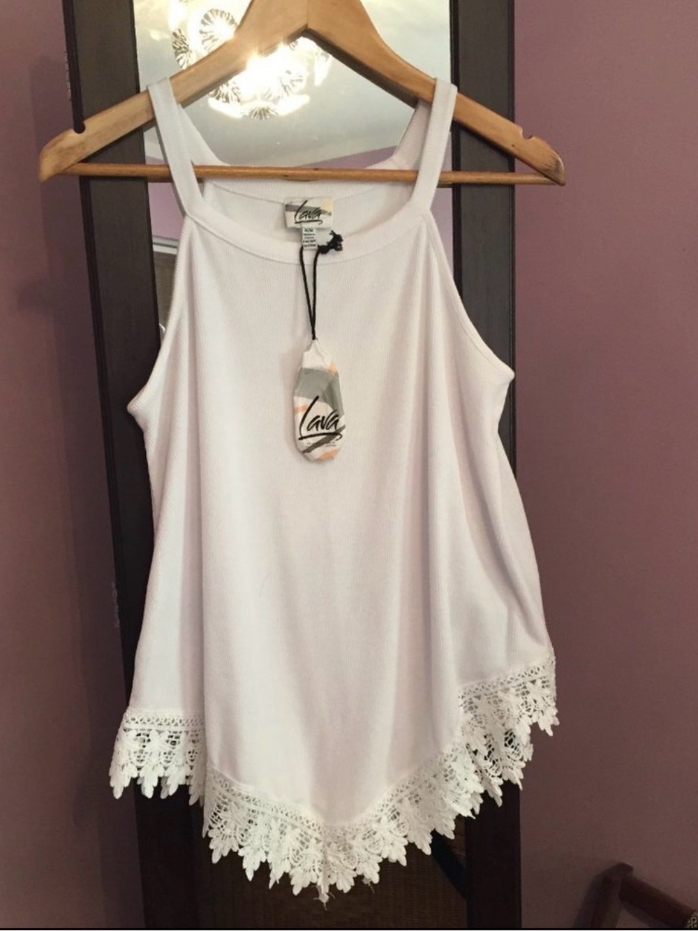 Lava Ribbed, Lace Hemmed Sleeveless Top Size M Beautiful Tank Top White
